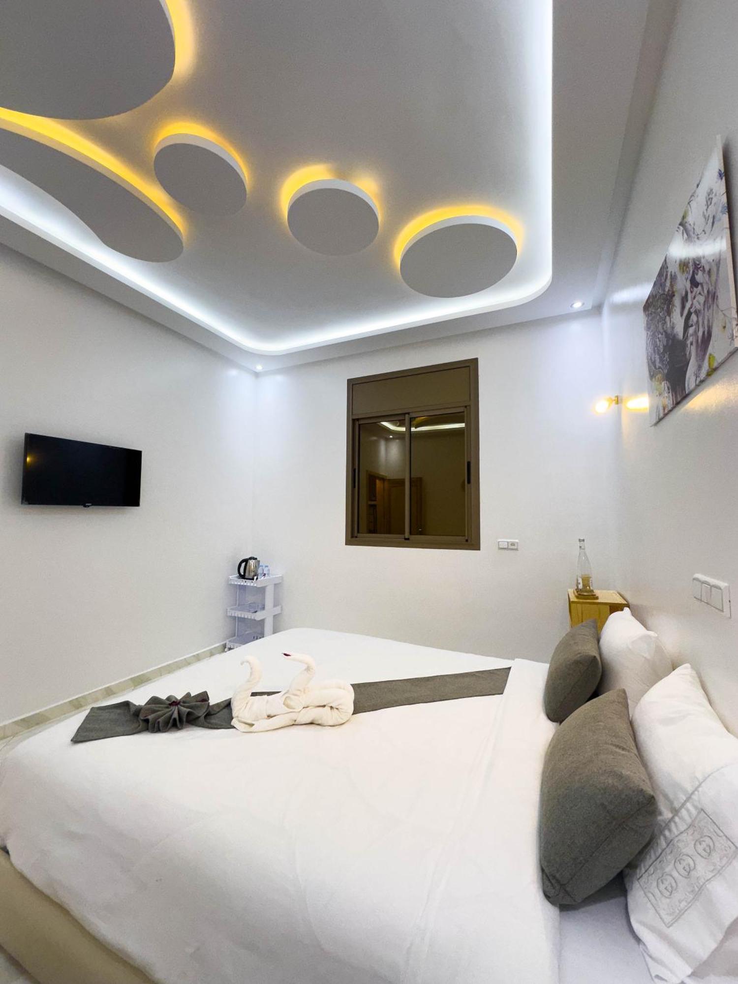 Hotel Apartment America Дакла Екстериор снимка
