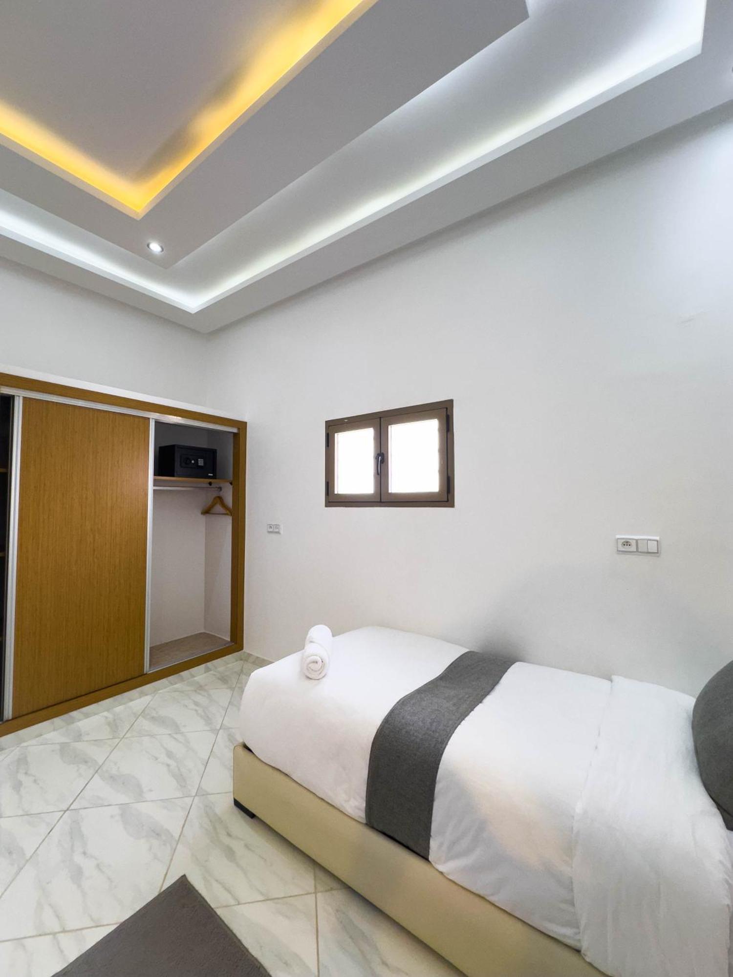 Hotel Apartment America Дакла Екстериор снимка