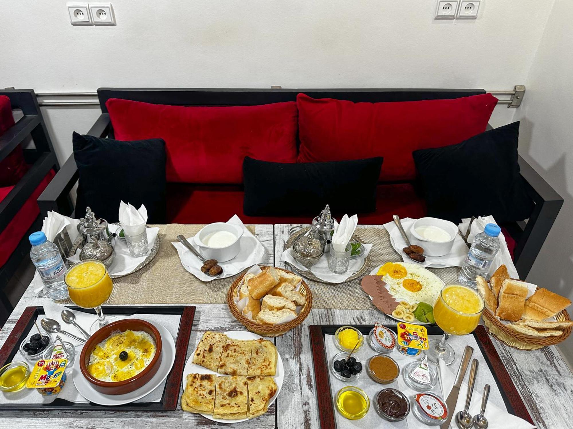 Hotel Apartment America Дакла Екстериор снимка